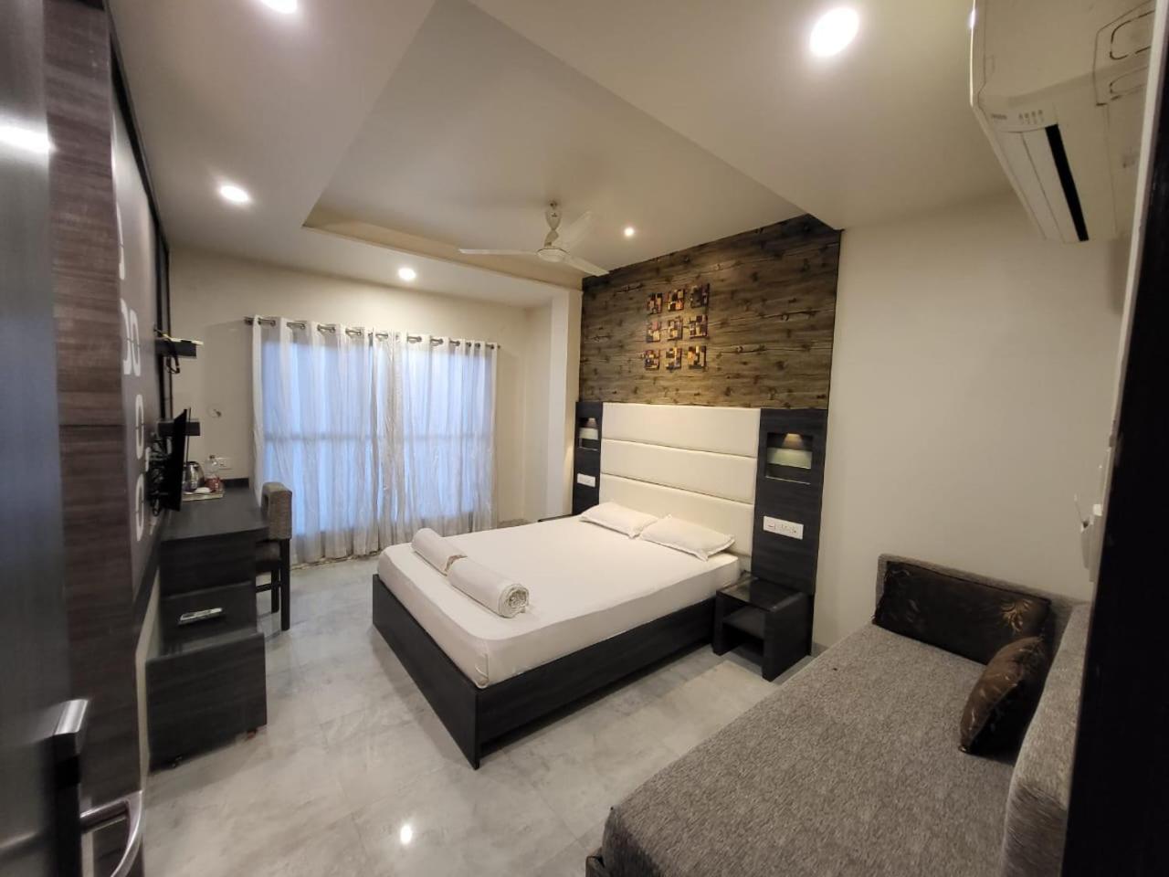 Hotel Nirvana Residency Nagpur Exterior photo